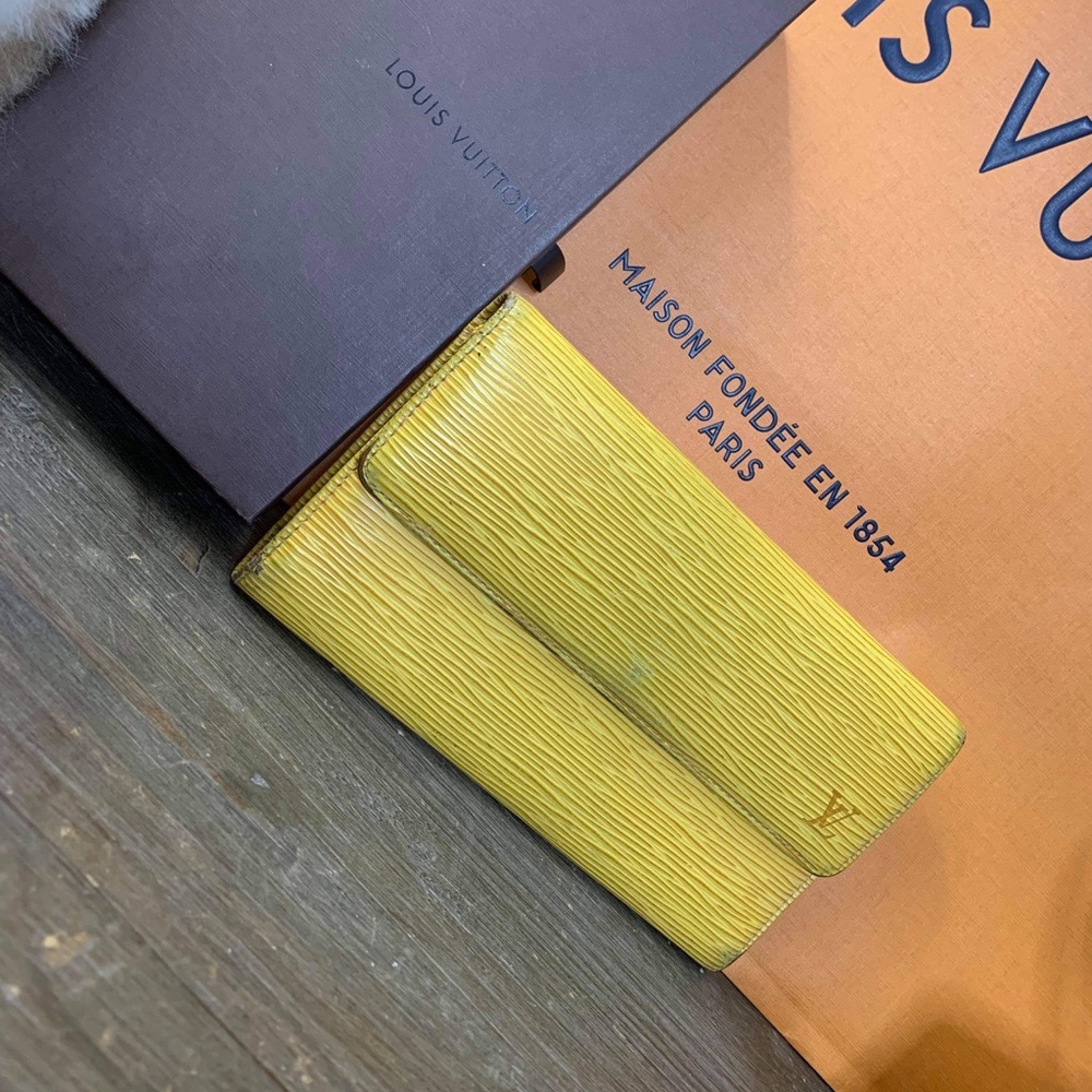 Louis Vuitton Yellow Epi Leather Sarah Wallet